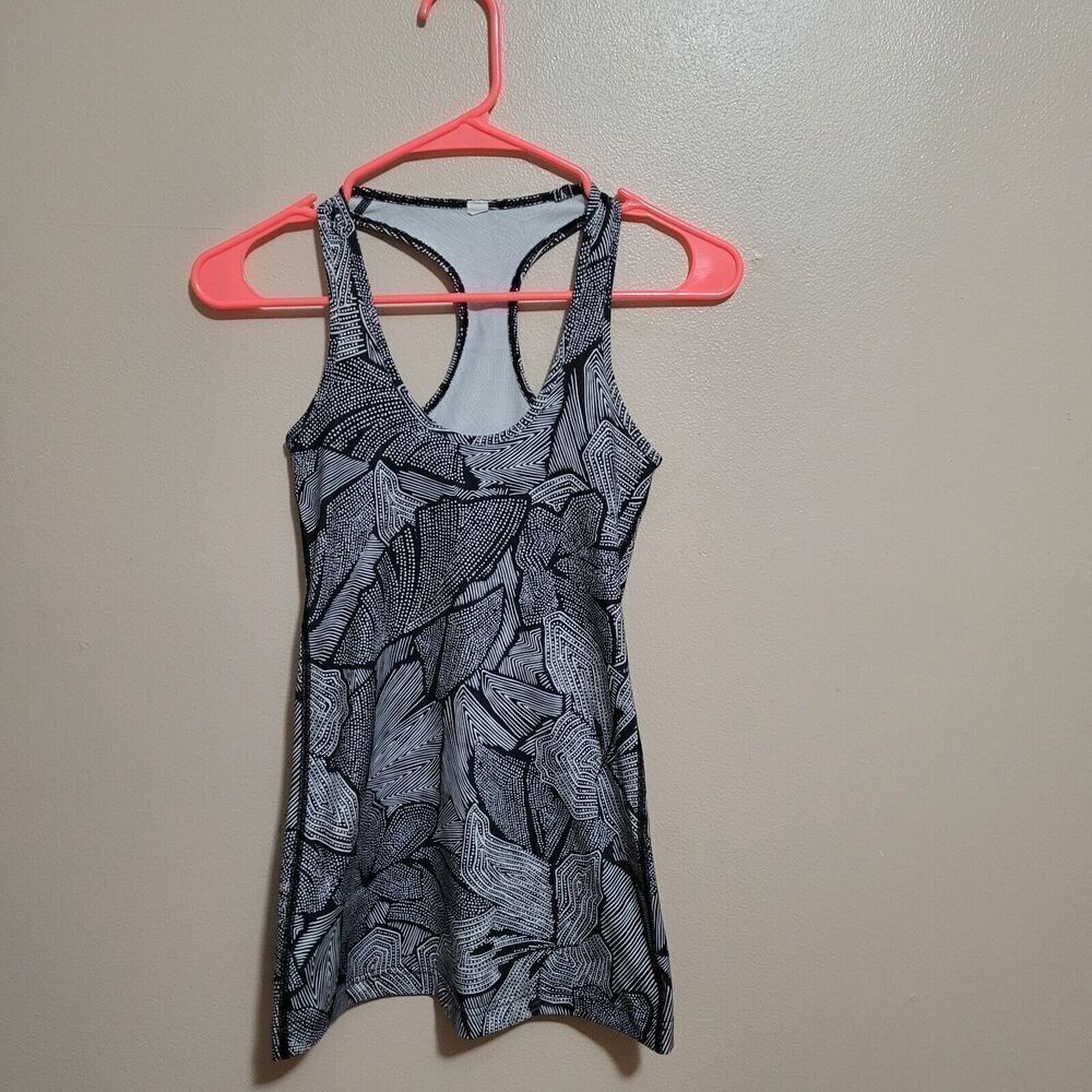 Lululemon Cool Racerback Dottie Tribe Size 2  Black & White Print Light Luon